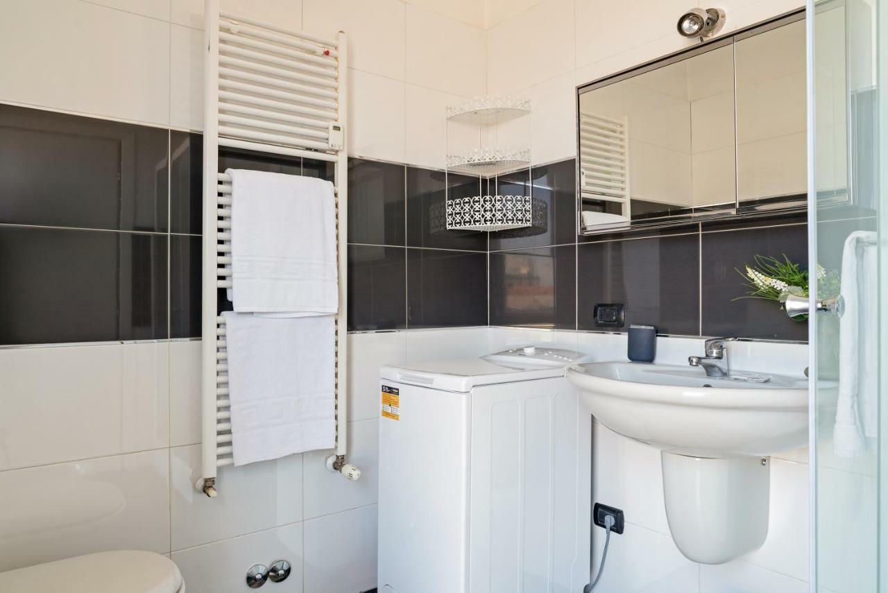 Bologna Railway Station Flat Appartement Buitenkant foto